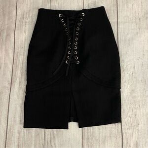 FOREVER UNIQUE Women’s Black & Gold Skirt with Lace Detail Size 4